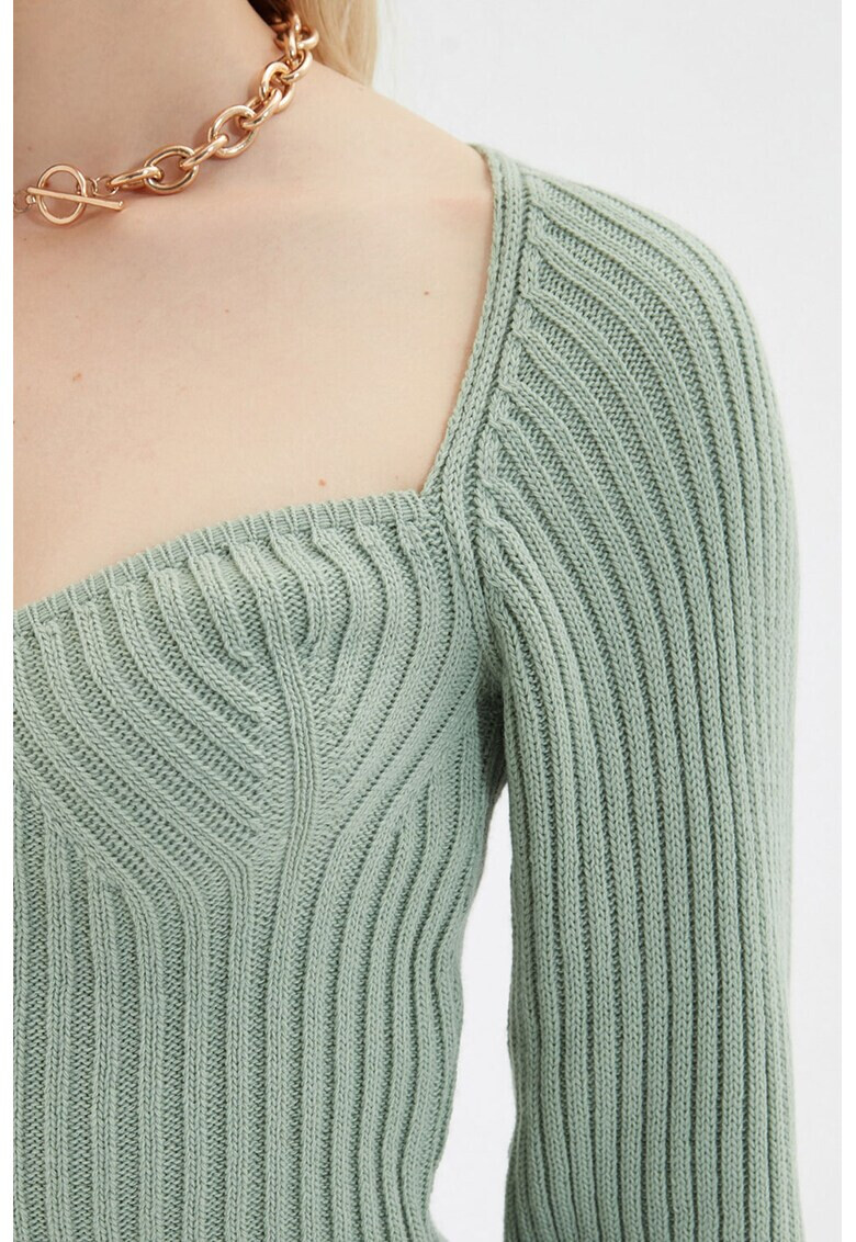 Trendyol Къс пуловер със сърцевидно деколте - Pepit.bg