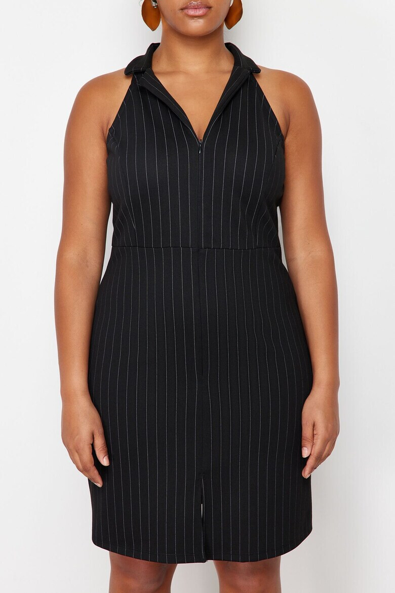 Trendyol Раирана рокля Plus Size - Pepit.bg