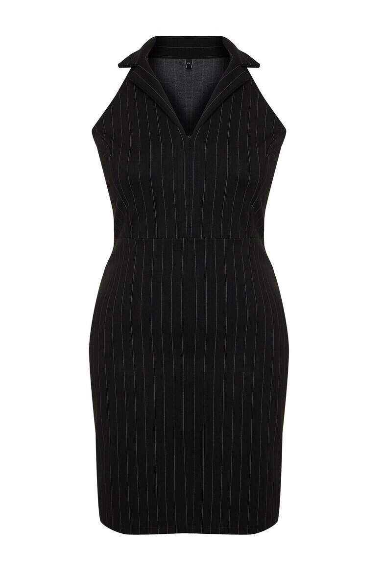 Trendyol Раирана рокля Plus Size - Pepit.bg