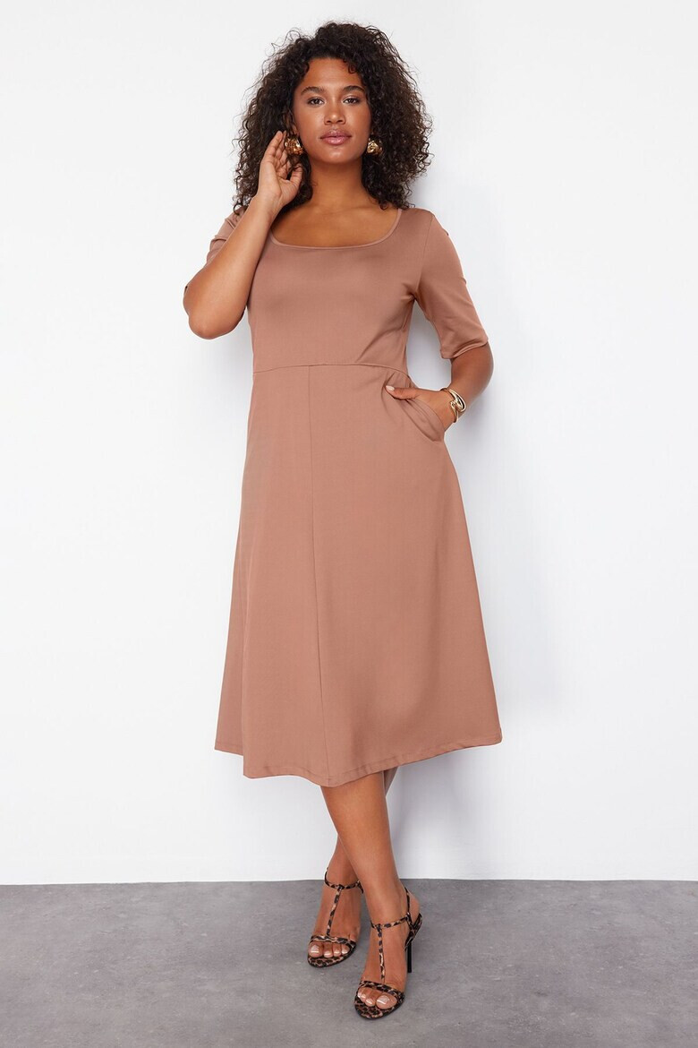 Trendyol Разкроена миди рокля Plus Size - Pepit.bg