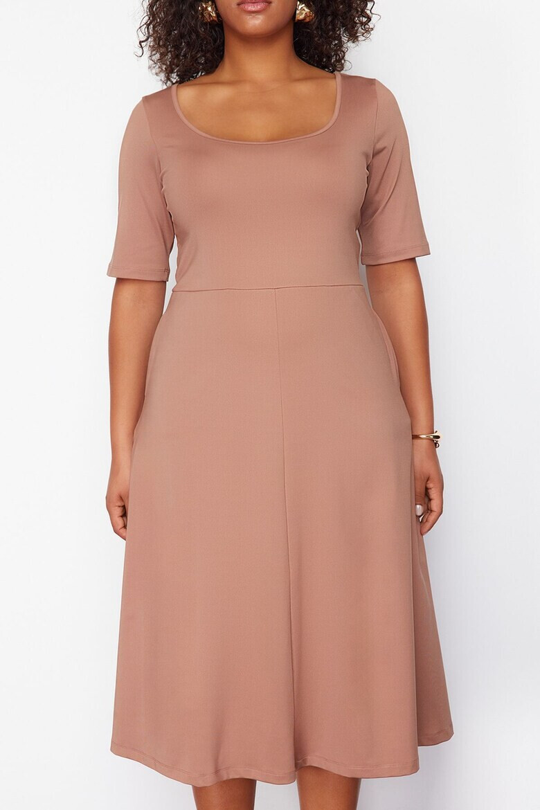 Trendyol Разкроена миди рокля Plus Size - Pepit.bg