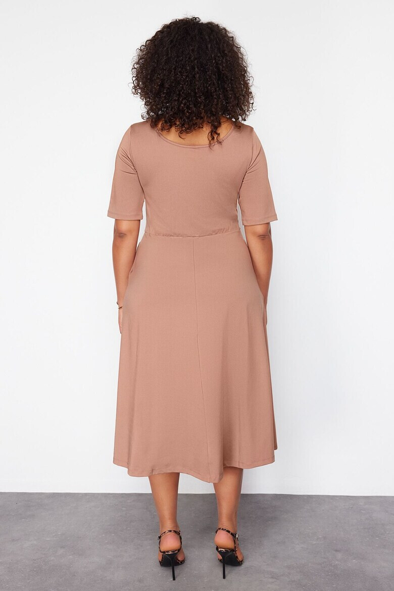 Trendyol Разкроена миди рокля Plus Size - Pepit.bg