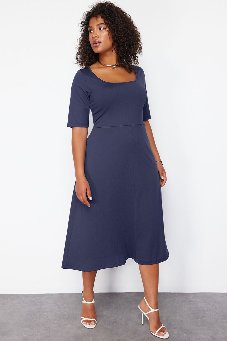 Trendyol Разкроена миди рокля Plus Size - Pepit.bg