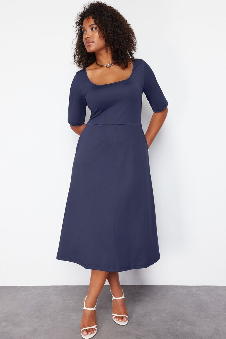 Trendyol Разкроена миди рокля Plus Size - Pepit.bg