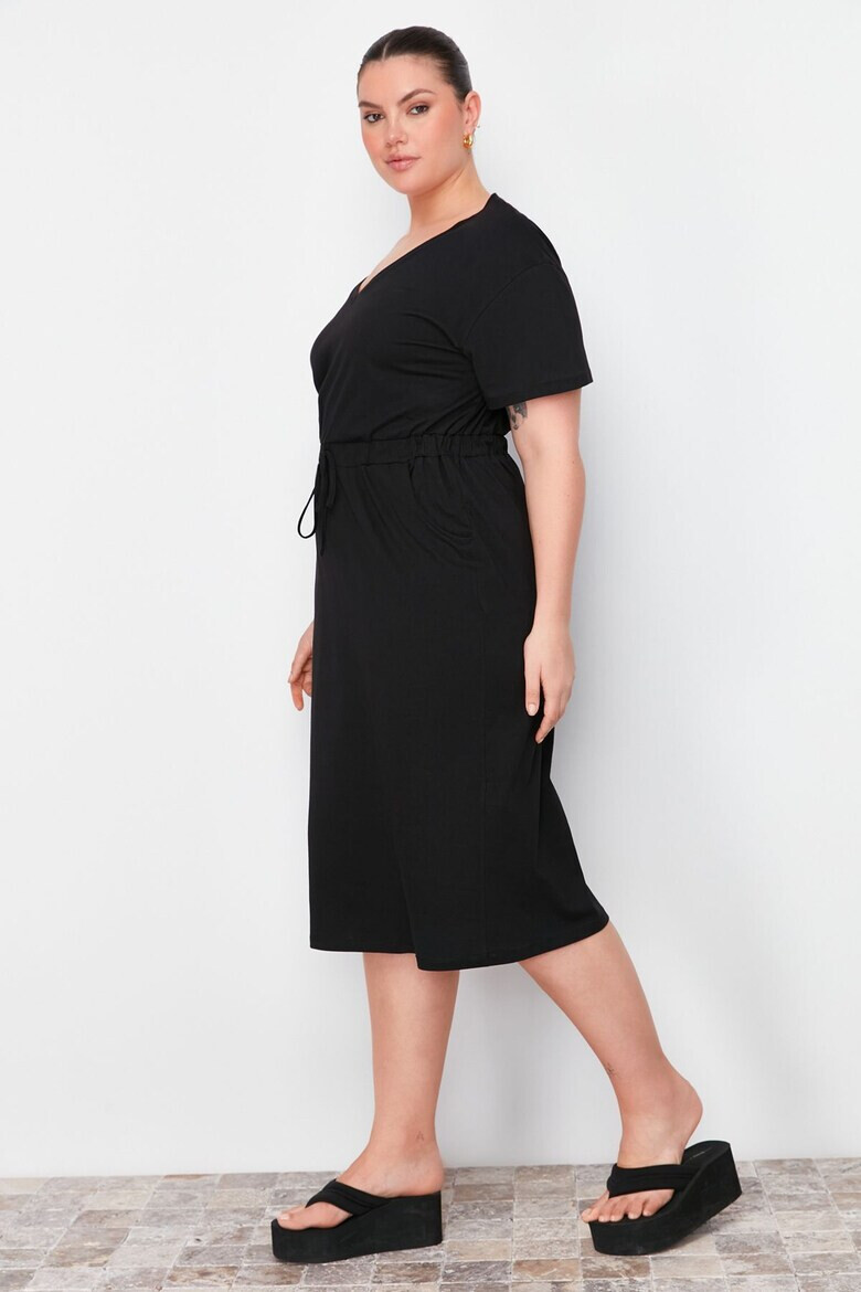 Trendyol Разкроена рокля Plus Size с шпиц - Pepit.bg