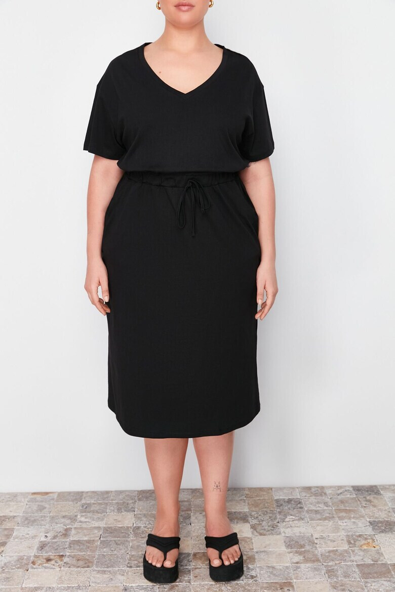 Trendyol Разкроена рокля Plus Size с шпиц - Pepit.bg