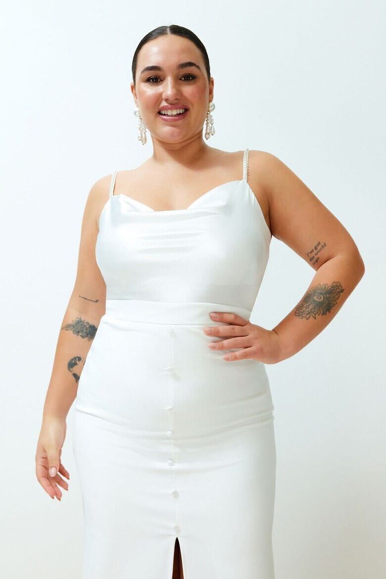 Trendyol Сатиниран топ с драпирано деколте Plus Size - Pepit.bg