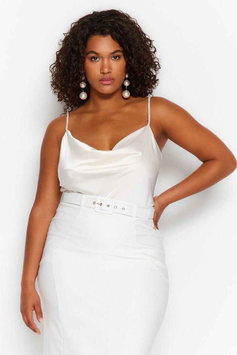 Trendyol Сатиниран топ с драпирано деколте Plus Size - Pepit.bg