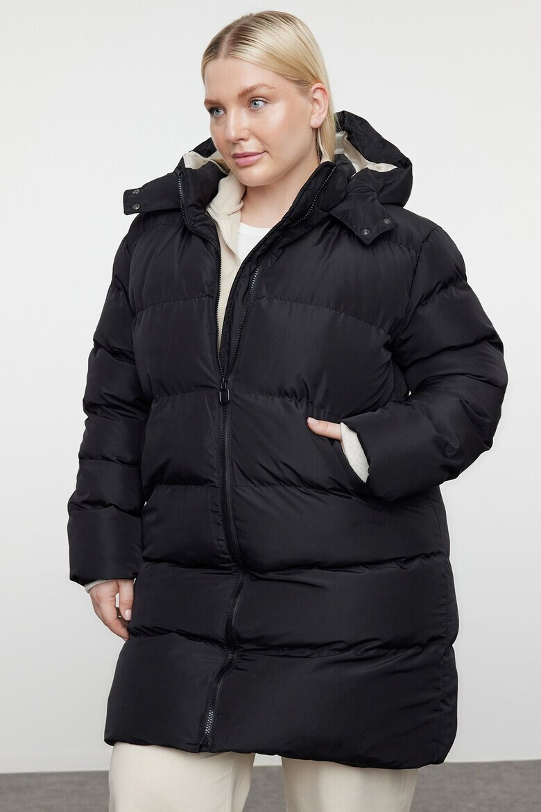 Trendyol Зимно яке Plus Size с качулка - Pepit.bg