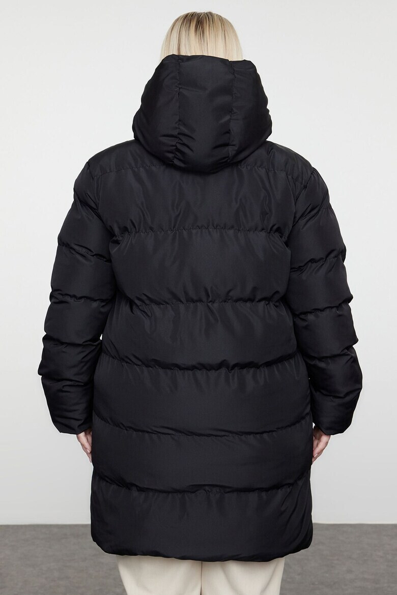 Trendyol Зимно яке Plus Size с качулка - Pepit.bg