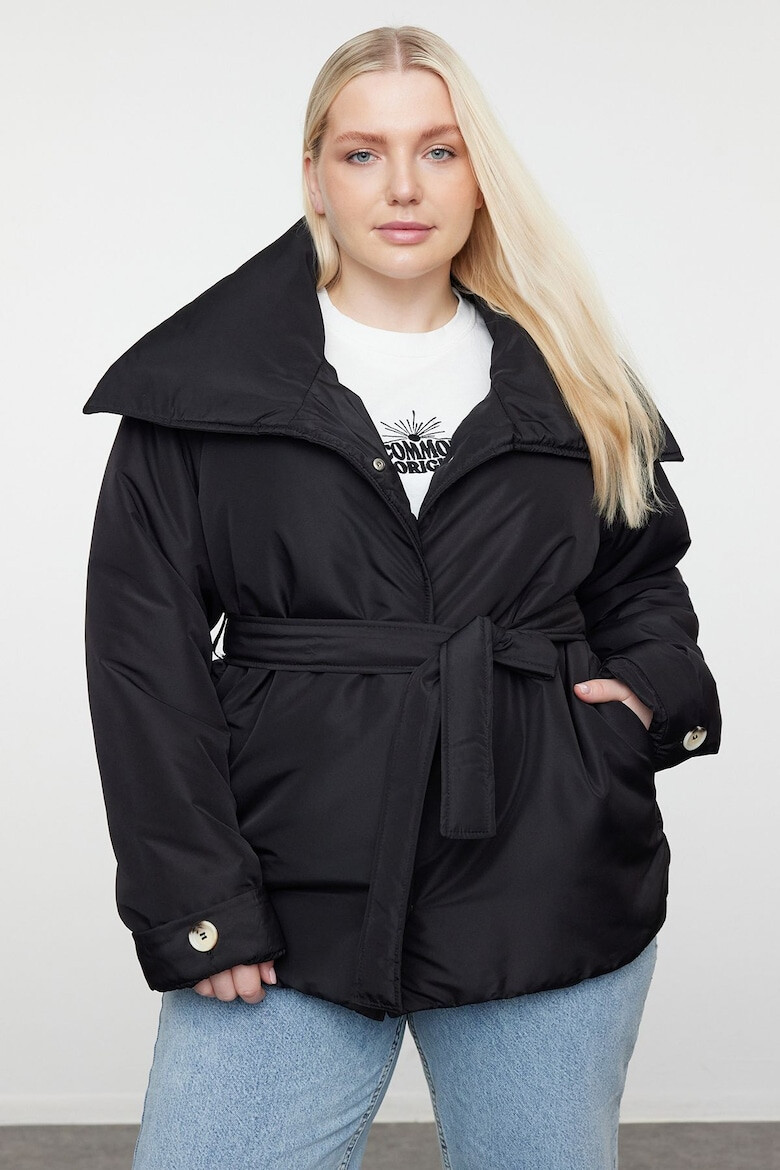 Trendyol Зимно яке с колан Plus Size - Pepit.bg
