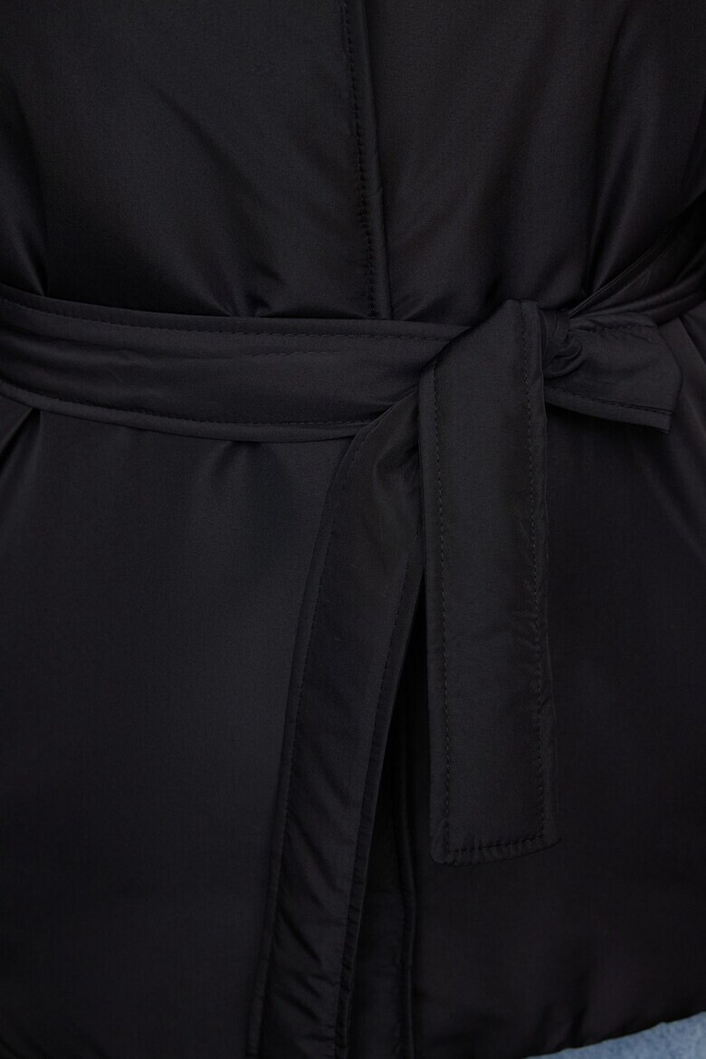 Trendyol Зимно яке с колан Plus Size - Pepit.bg