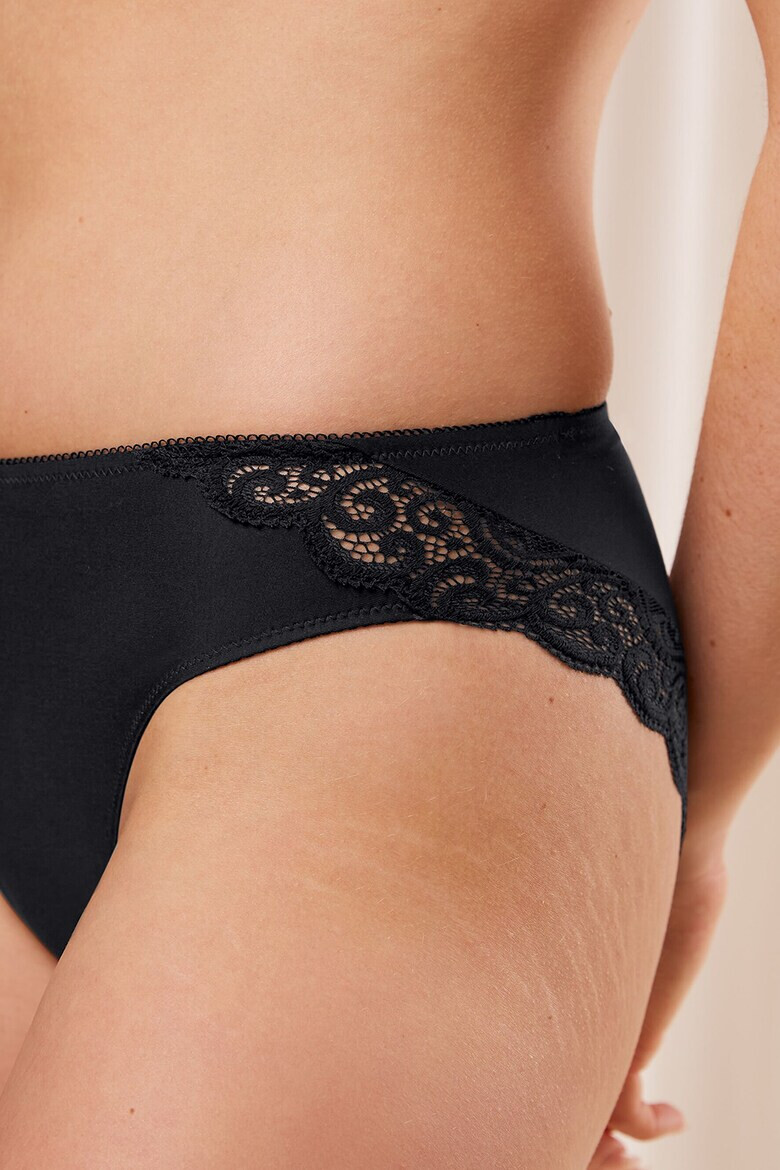 Triumph Бикини Amourette с дантела - Pepit.bg