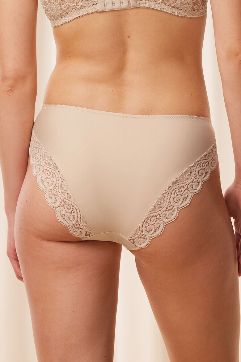 Triumph Бикини Amourette с дантела - Pepit.bg
