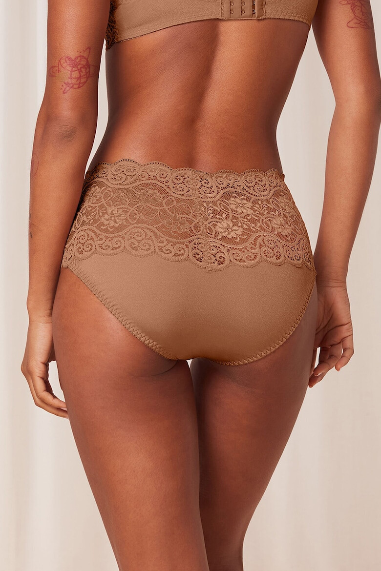 Triumph Бикини Amourette тип хипстър с дантела - Pepit.bg