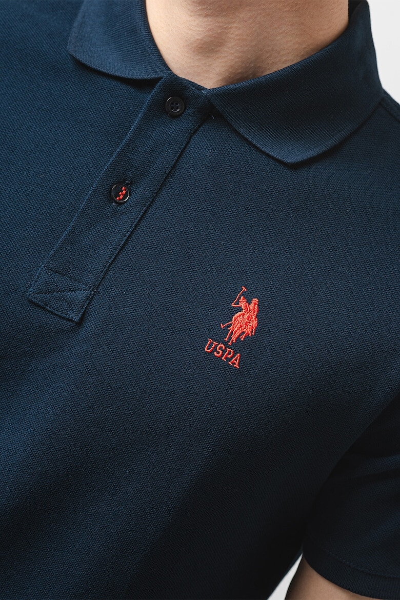 US Polo Assn U.S. Polo Assn Памучна тениска по тялото с яка - Pepit.bg