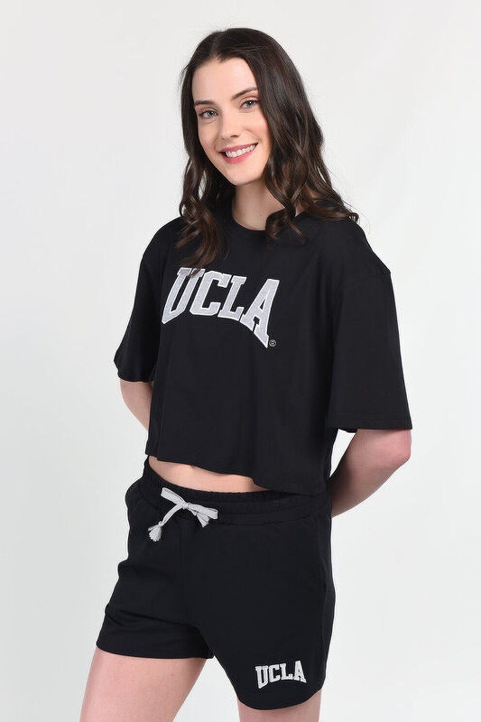 UCLA Къса памучна тениска Helena - Черен - Pepit.bg