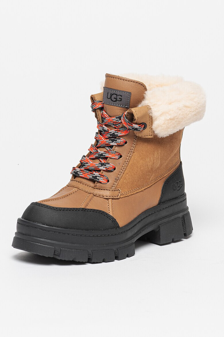 UGG Боти Ashton Addie - Pepit.bg