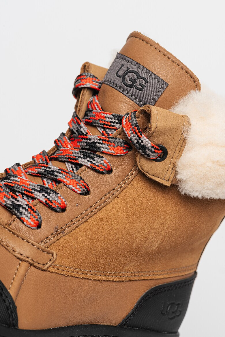 UGG Боти Ashton Addie - Pepit.bg