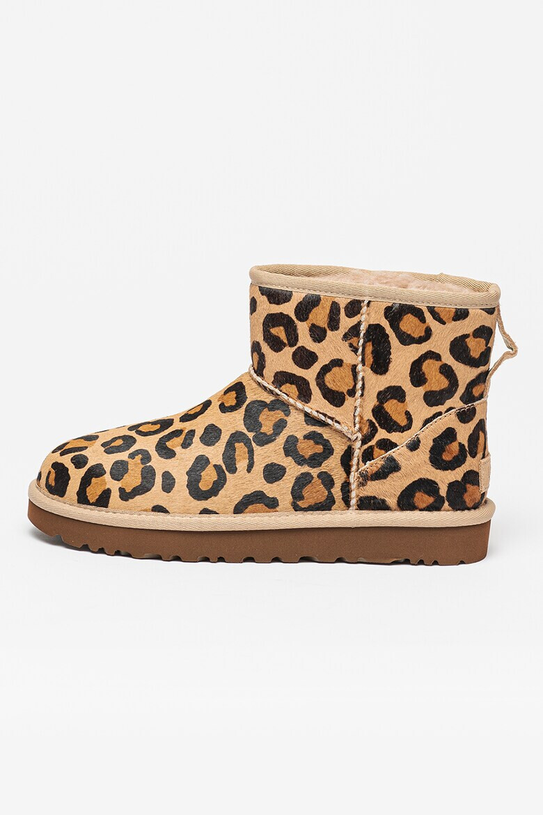 UGG Боти Classic Mini Spotty от кожа с косъм - Pepit.bg