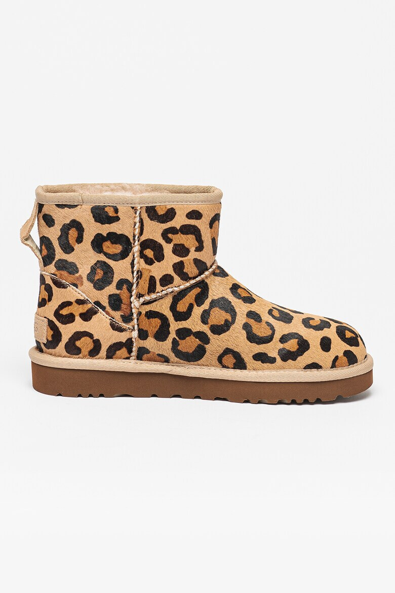 UGG Боти Classic Mini Spotty от кожа с косъм - Pepit.bg