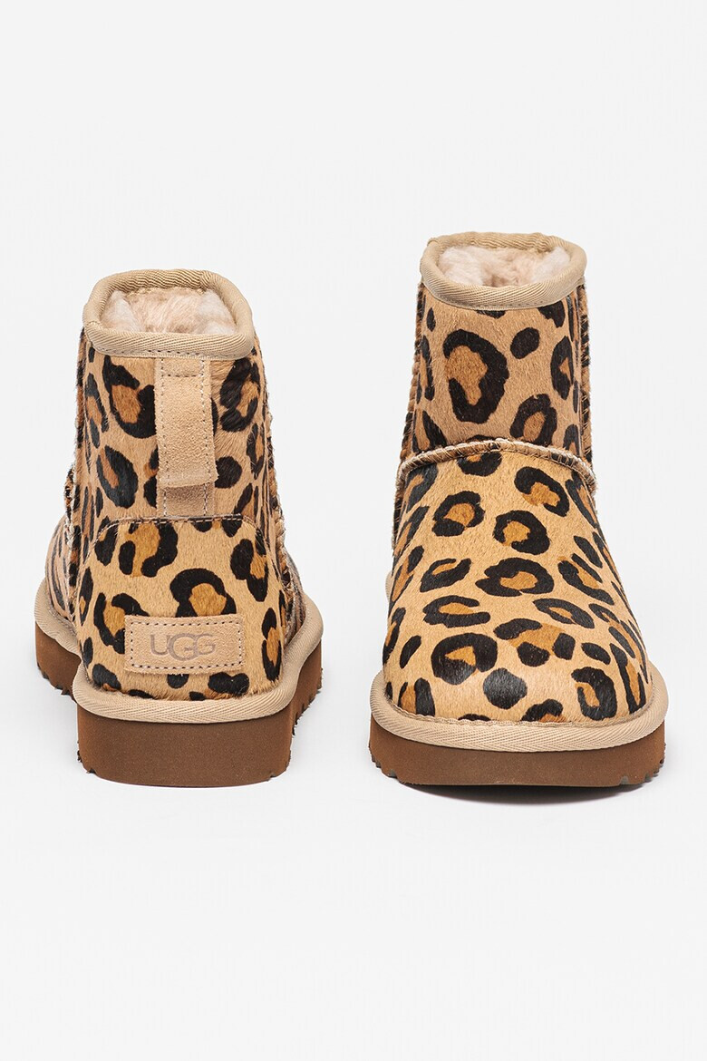 UGG Боти Classic Mini Spotty от кожа с косъм - Pepit.bg