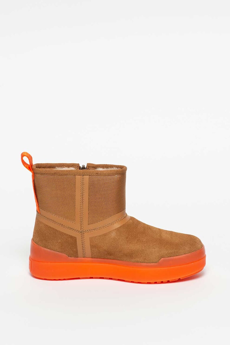 UGG Боти Classic Tech Mini - Pepit.bg