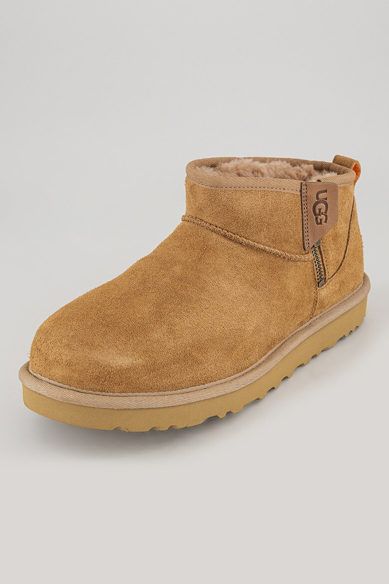 UGG Боти Classic Ultra Mini от велур - Pepit.bg