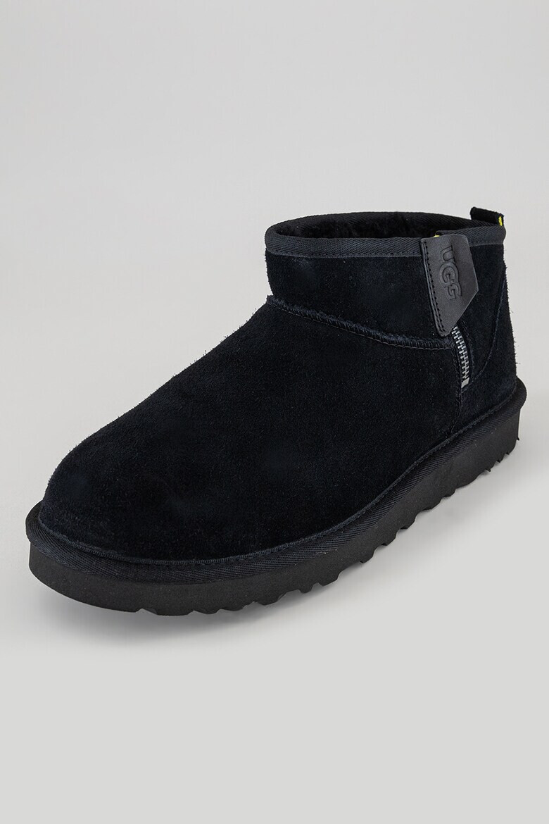 UGG Боти Classic Ultra Mini от велур - Pepit.bg