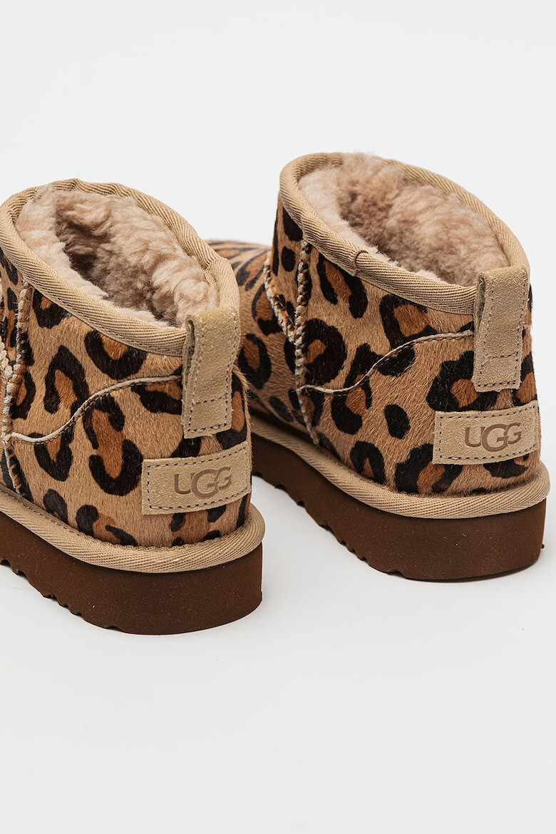 UGG Боти Classic Ultra Mini Spotty с лесно обуване - Pepit.bg