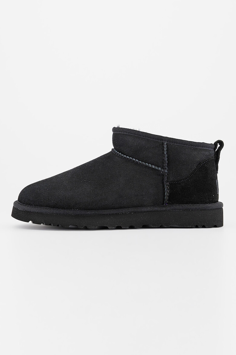 UGG Боти от овча кожа Classic Ultra Mini - Черен - Pepit.bg