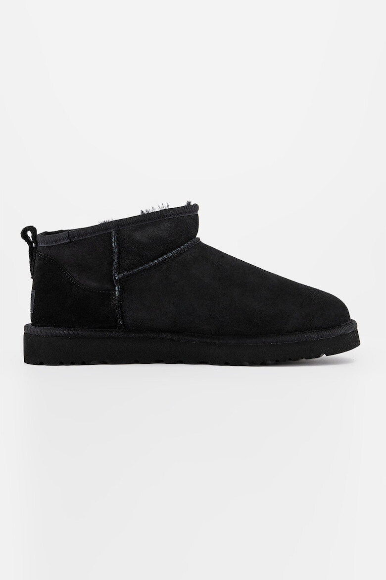 UGG Боти от овча кожа Classic Ultra Mini - Черен - Pepit.bg