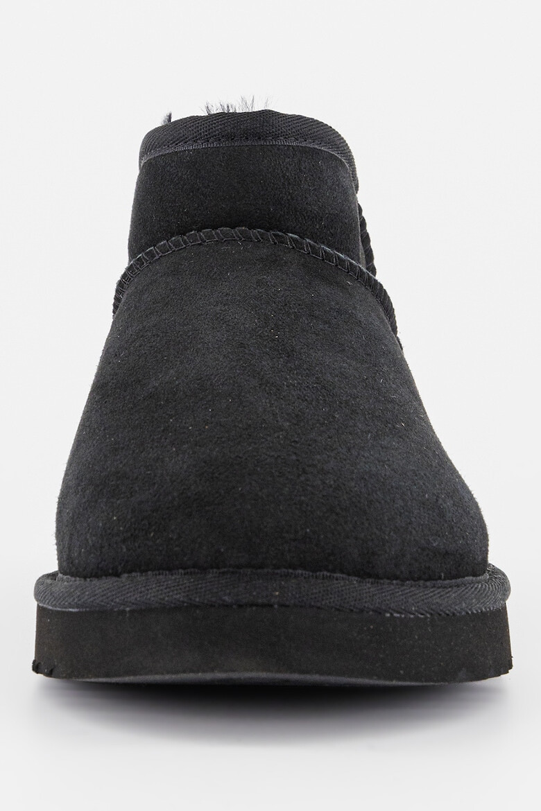 UGG Боти от овча кожа Classic Ultra Mini - Черен - Pepit.bg