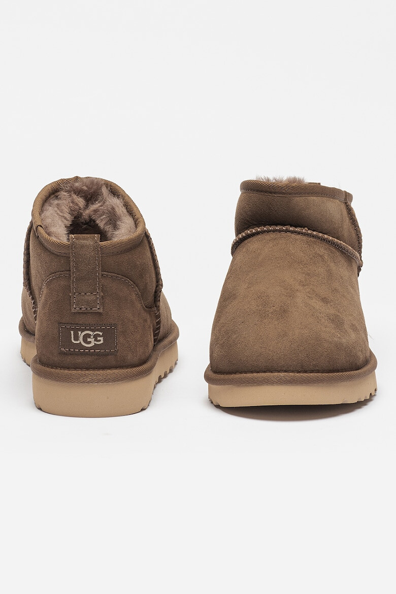 UGG Боти от овча кожа Classic Ultra Mini - Pepit.bg