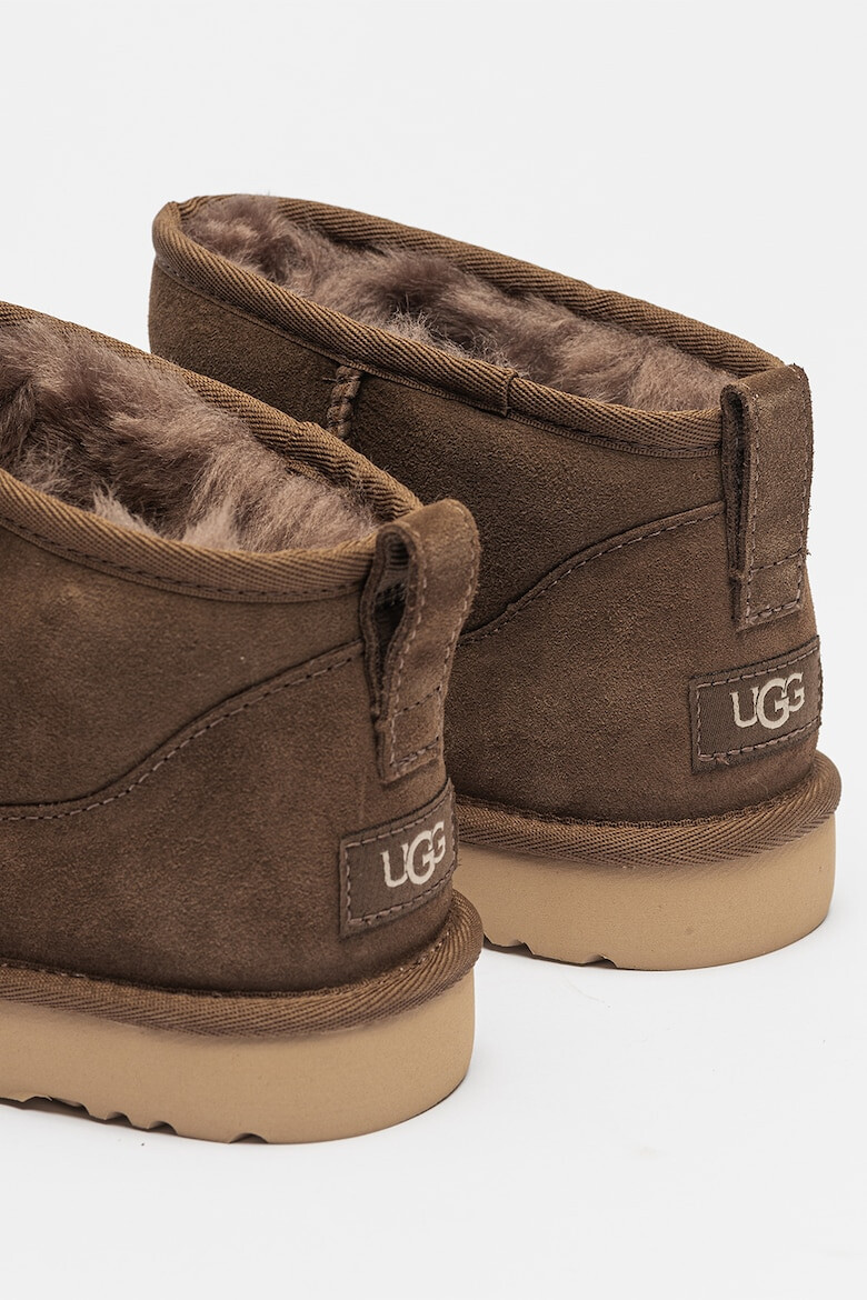 UGG Боти от овча кожа Classic Ultra Mini - Pepit.bg