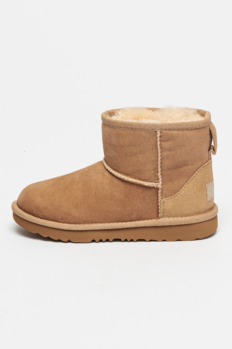 UGG Боти от велур Classic II Mini - Светлокафяв - Pepit.bg