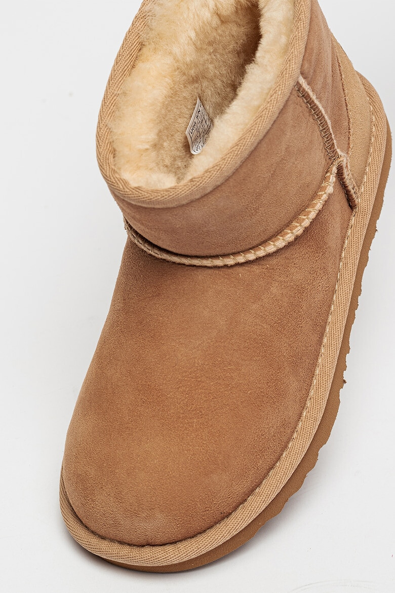 UGG Боти от велур Classic II Mini - Светлокафяв - Pepit.bg
