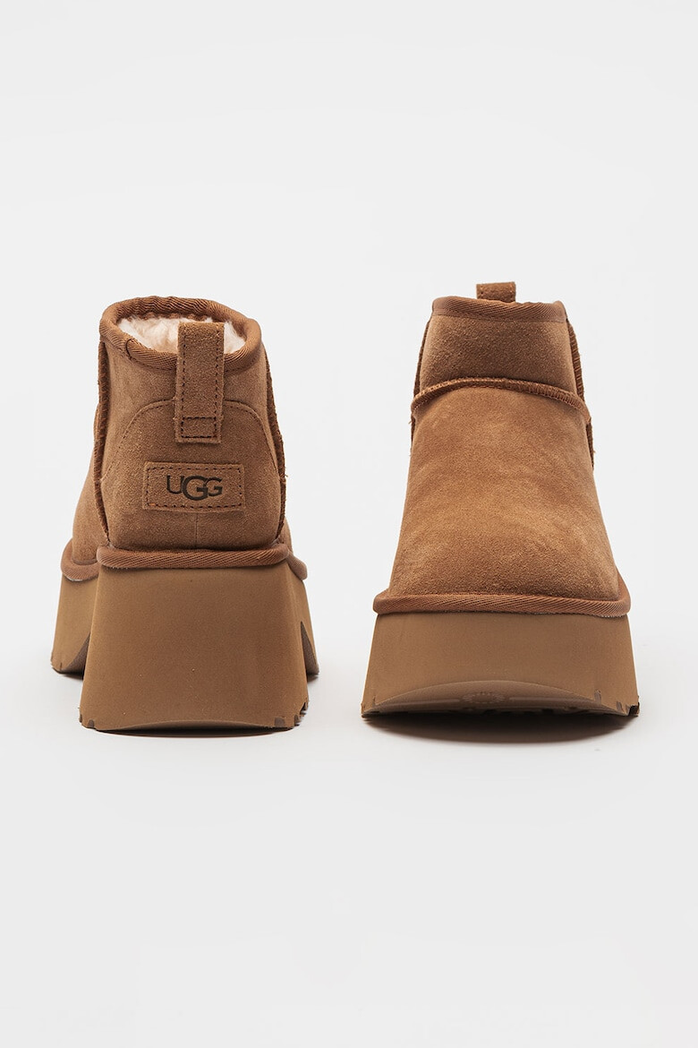 UGG Боти от велур Classic Ultra - Камел - Pepit.bg