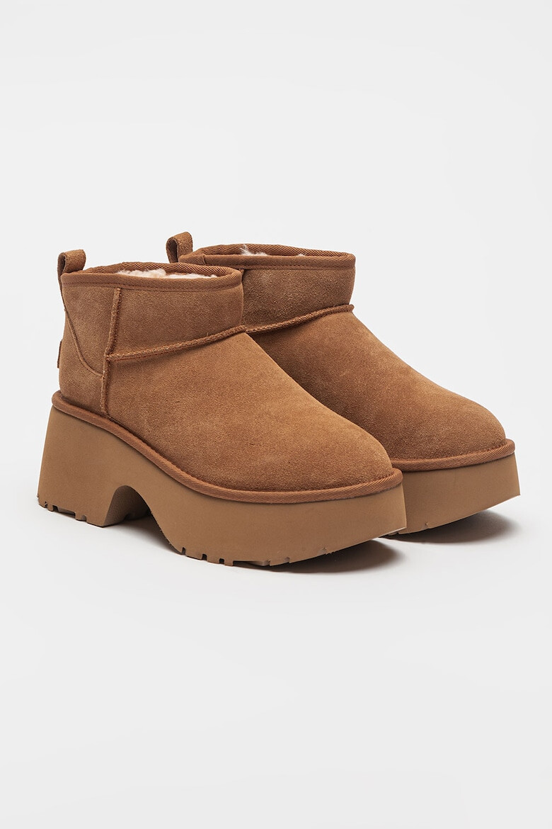 UGG Боти от велур Classic Ultra - Камел - Pepit.bg