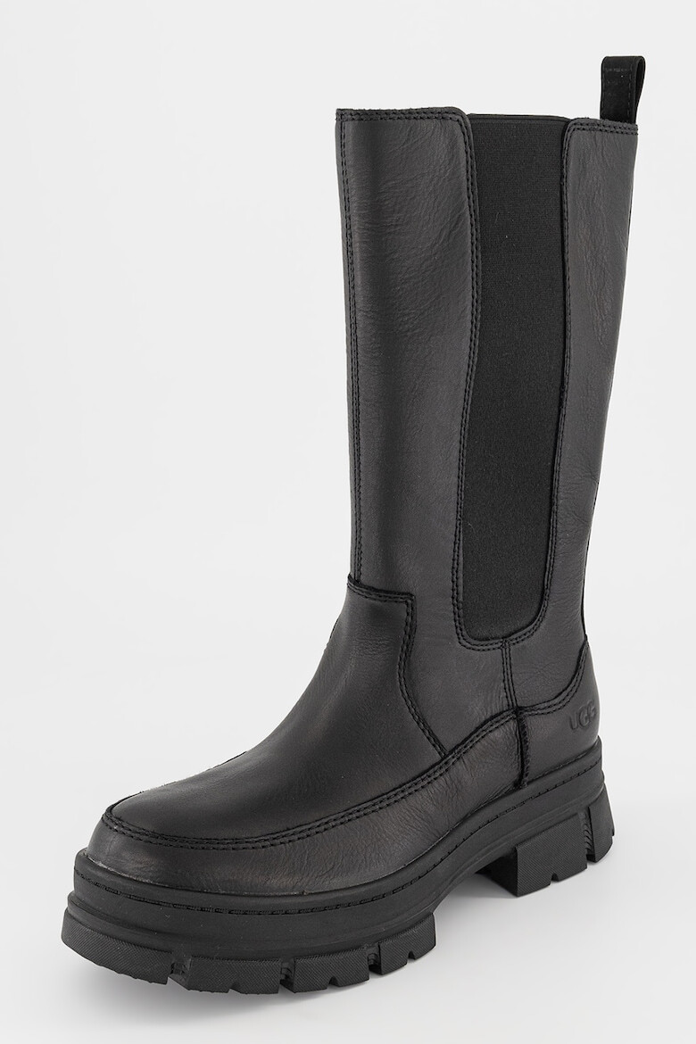 UGG Кожени боти Ashton - Черен - Pepit.bg