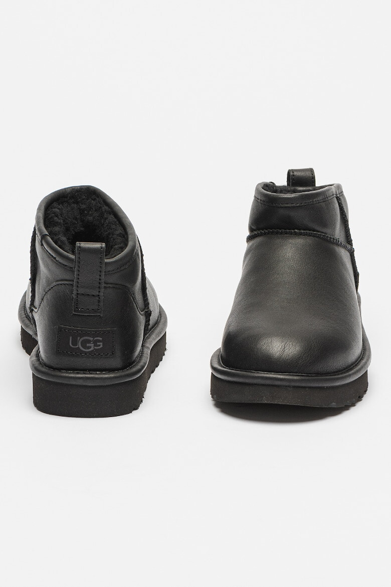 UGG Кожени ботуши Classic Ultra Mini - Pepit.bg