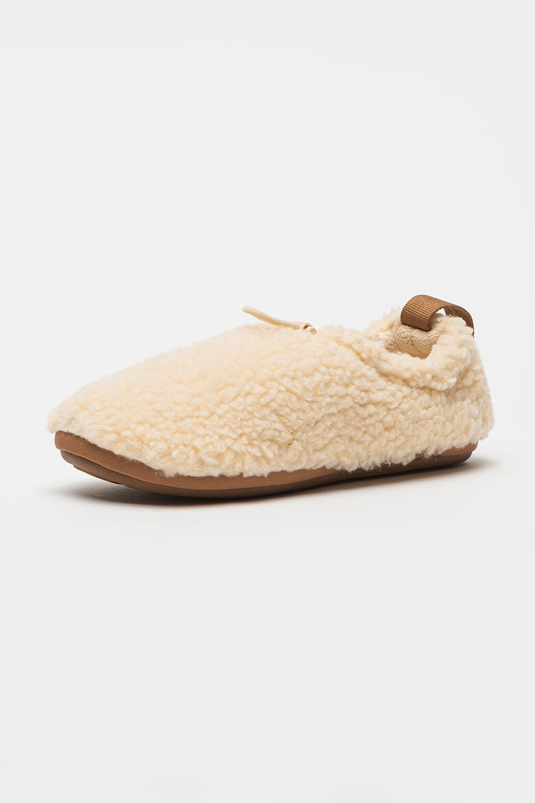 UGG Мъхести домашни пантофи Plushy - Pepit.bg