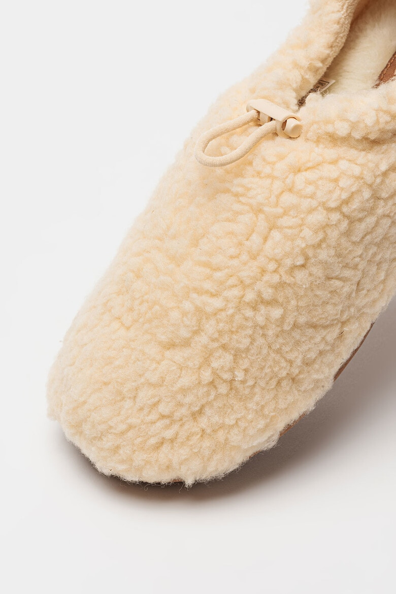 UGG Мъхести домашни пантофи Plushy - Pepit.bg