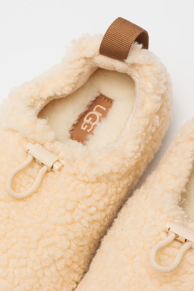 UGG Мъхести домашни пантофи Plushy - Pepit.bg