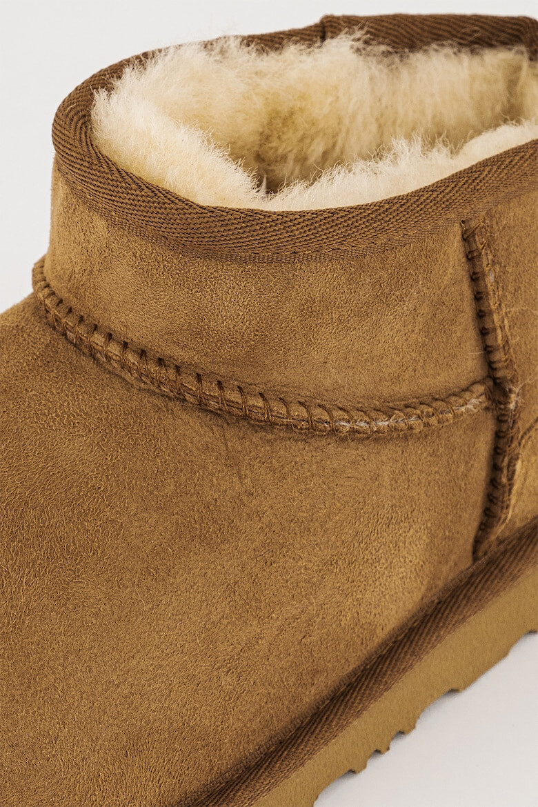 UGG Непромокаеми велурени боти Classic Mini II - Pepit.bg