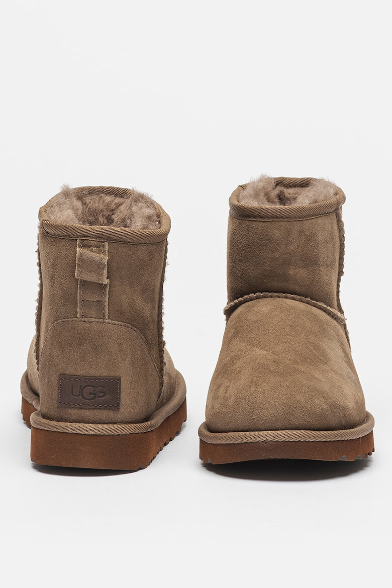 UGG Непромокаеми велурени боти Classic Mini II - Pepit.bg