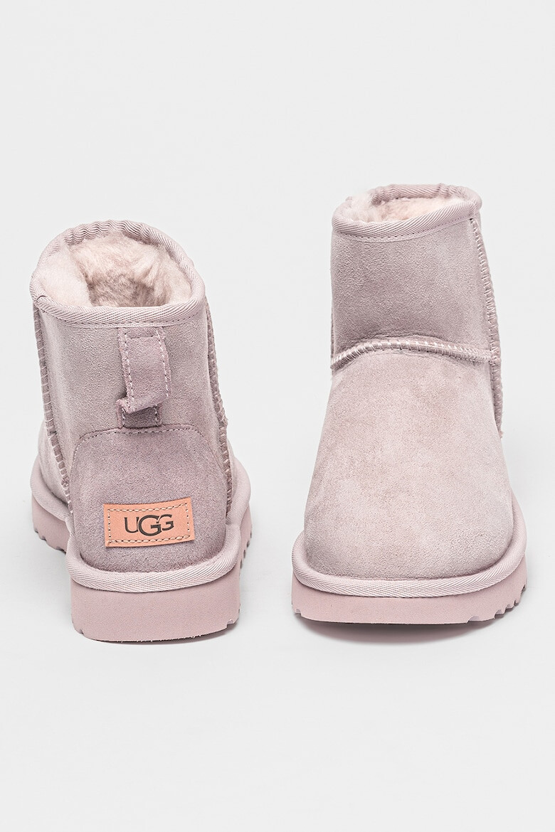 UGG Непромокаеми велурени боти Classic Mini II - Pepit.bg