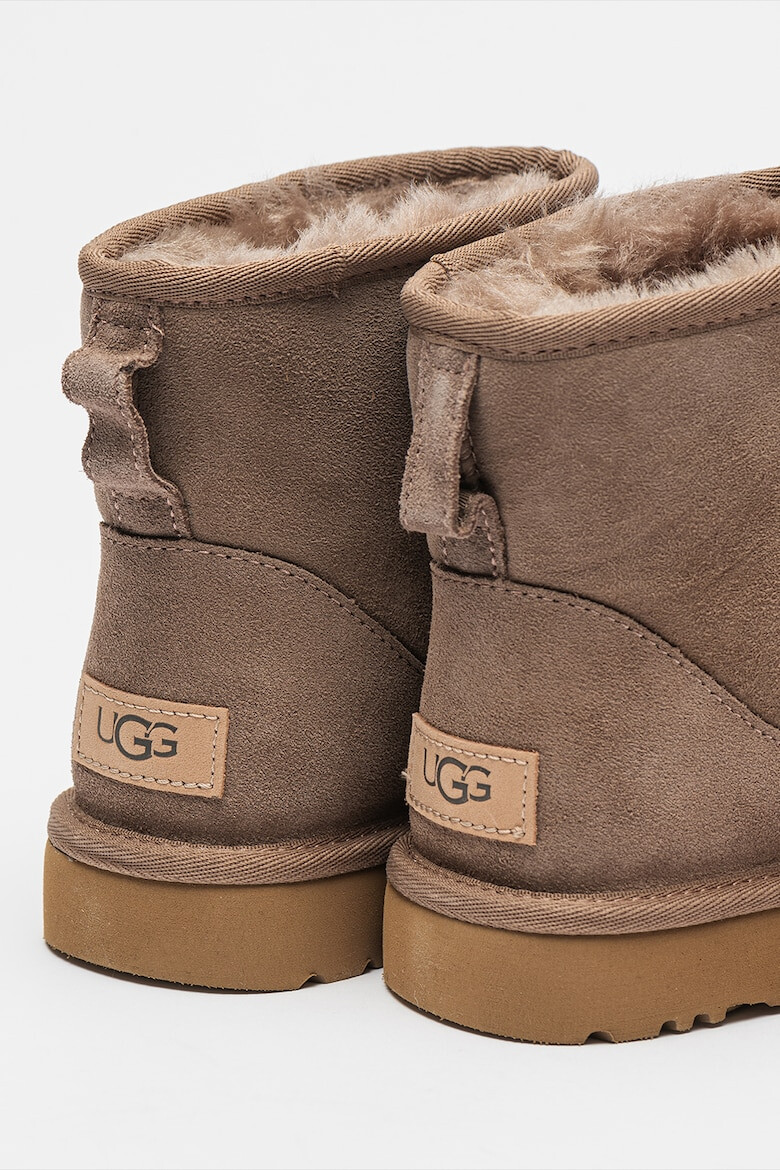 UGG Непромокаеми велурени боти Classic Mini II - Pepit.bg