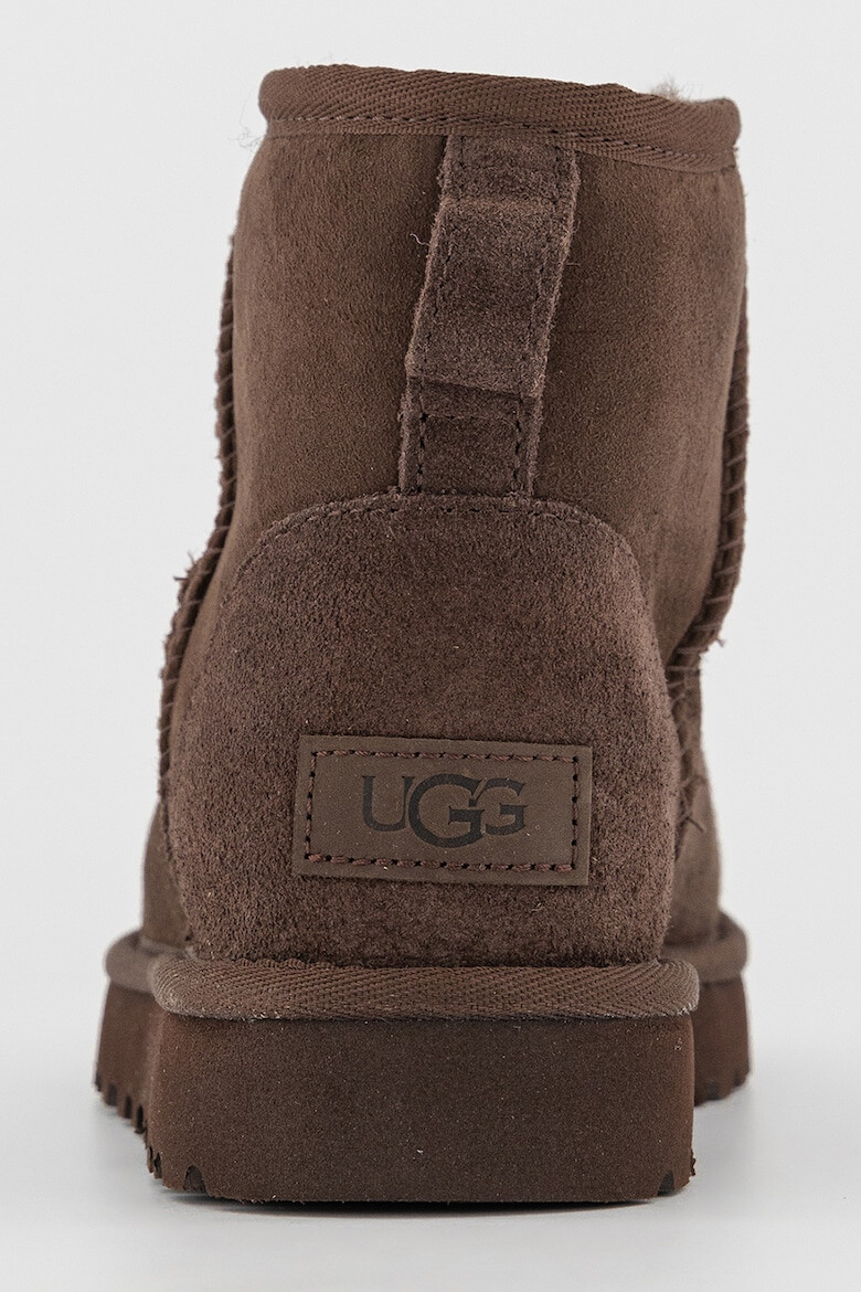 UGG Непромокаеми велурени боти Classic Mini II - Pepit.bg