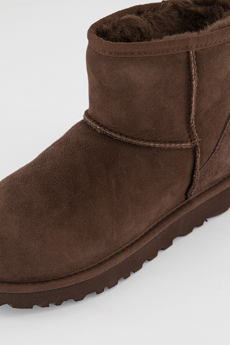UGG Непромокаеми велурени боти Classic Mini II - Pepit.bg